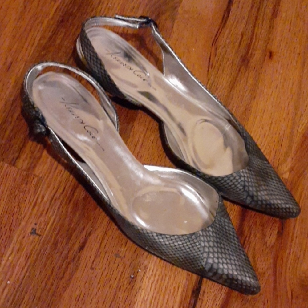 Kenneth Cole blue/gray leather flats. Size 8.5.